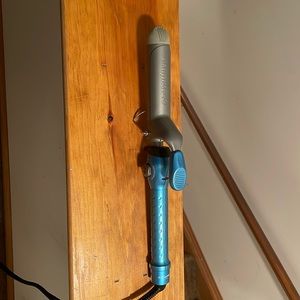 Babyliss curling iron